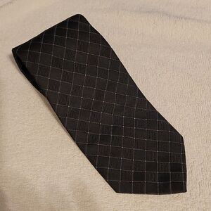 Roundtree & Yorke all silk tie